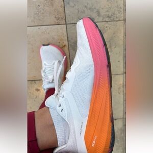 Altra Experience Flow 2 White and Pink Women's Sneakers